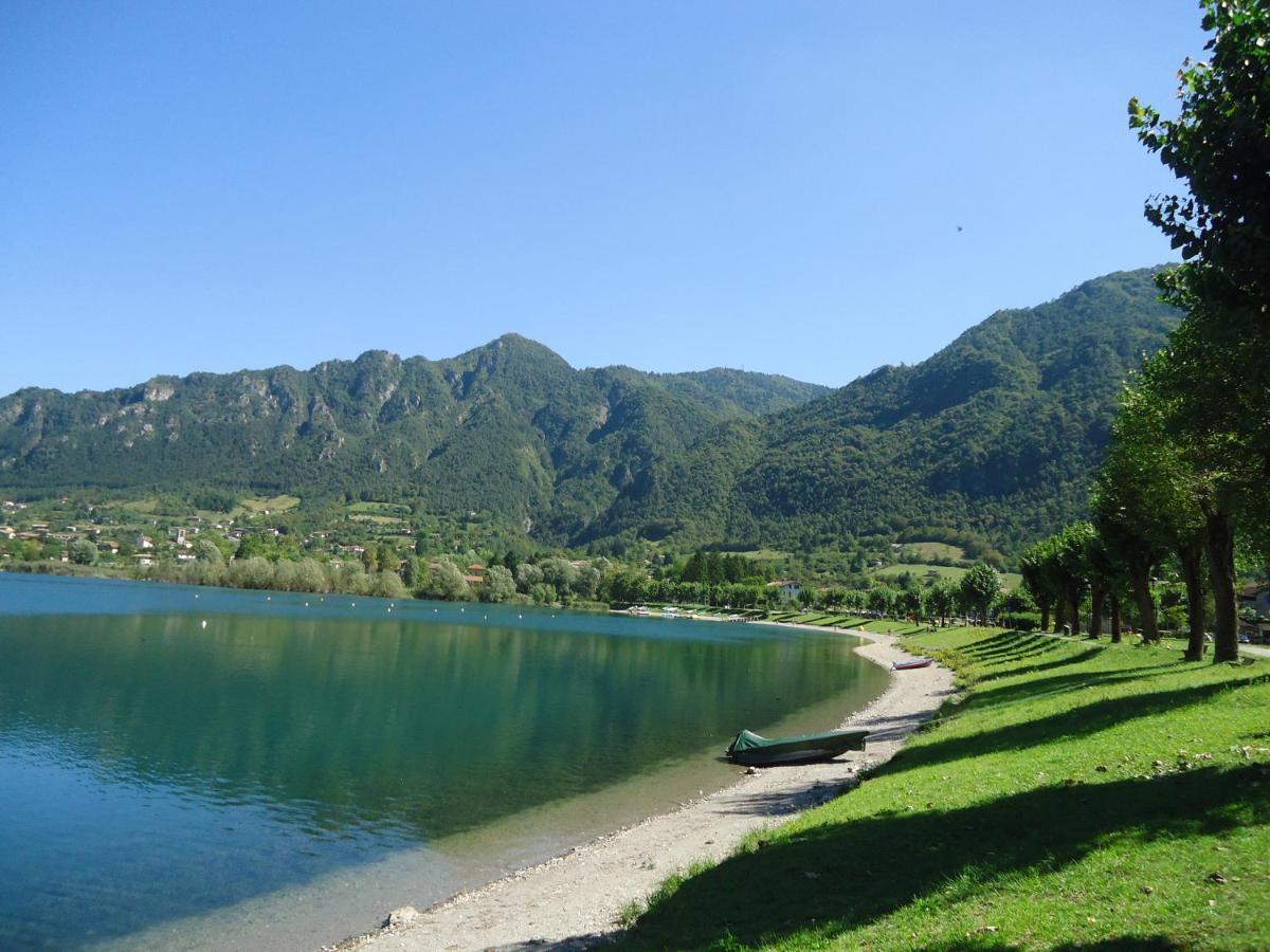 Casa Carla, Bis 4 Personen, Garten, Balkon Mit Blick Auf Den See Und Die Berge Crone Ngoại thất bức ảnh