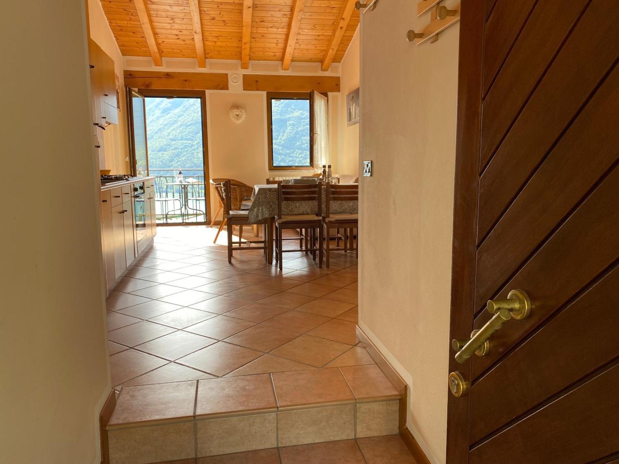 Casa Carla, Bis 4 Personen, Garten, Balkon Mit Blick Auf Den See Und Die Berge Crone Ngoại thất bức ảnh