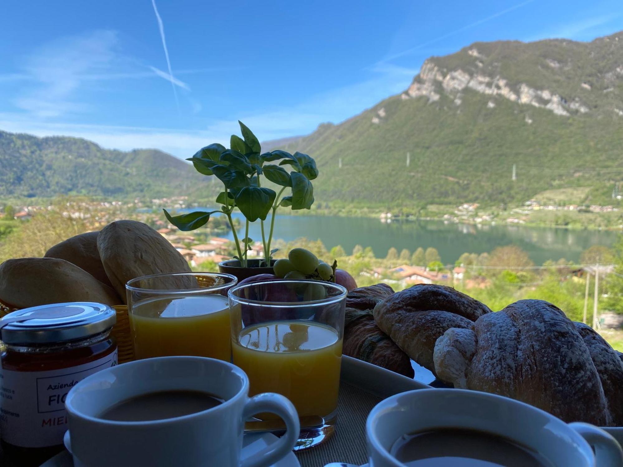 Casa Carla, Bis 4 Personen, Garten, Balkon Mit Blick Auf Den See Und Die Berge Crone Ngoại thất bức ảnh